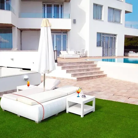 Amarilla Golf Aparthotel 4*